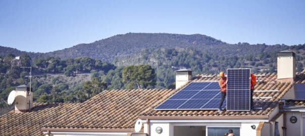 7 raons per instalar plaques solars aquest 2024